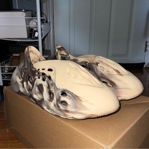 COPY - U/A Adidas Yeezy Foam Runner “MX Cream Clay” Lightly Worn